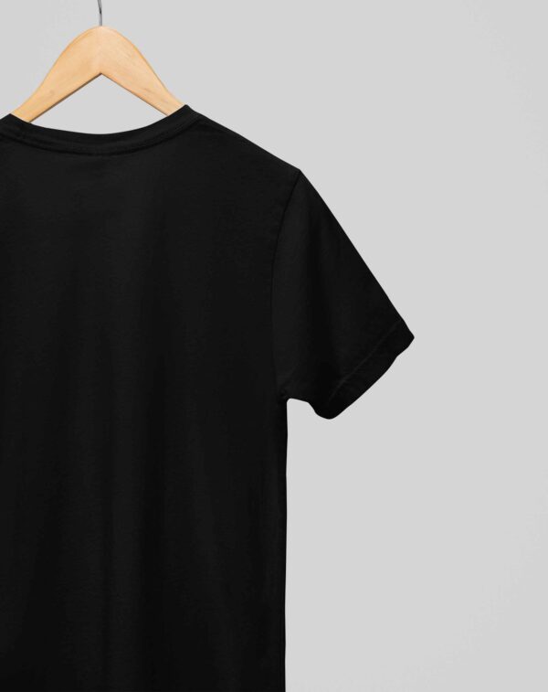 Playera negra estampada hombre - Image 4